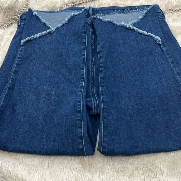 NYDJ dark wash high waist Capri raw hem size 14 - Picture 4 of 4